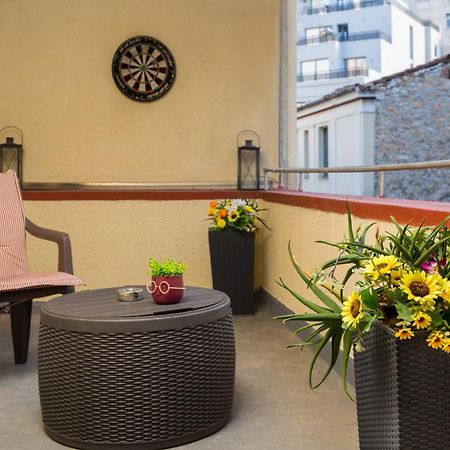 Downtown Quiet Apartment On A Pedestrian Street Атина Екстериор снимка