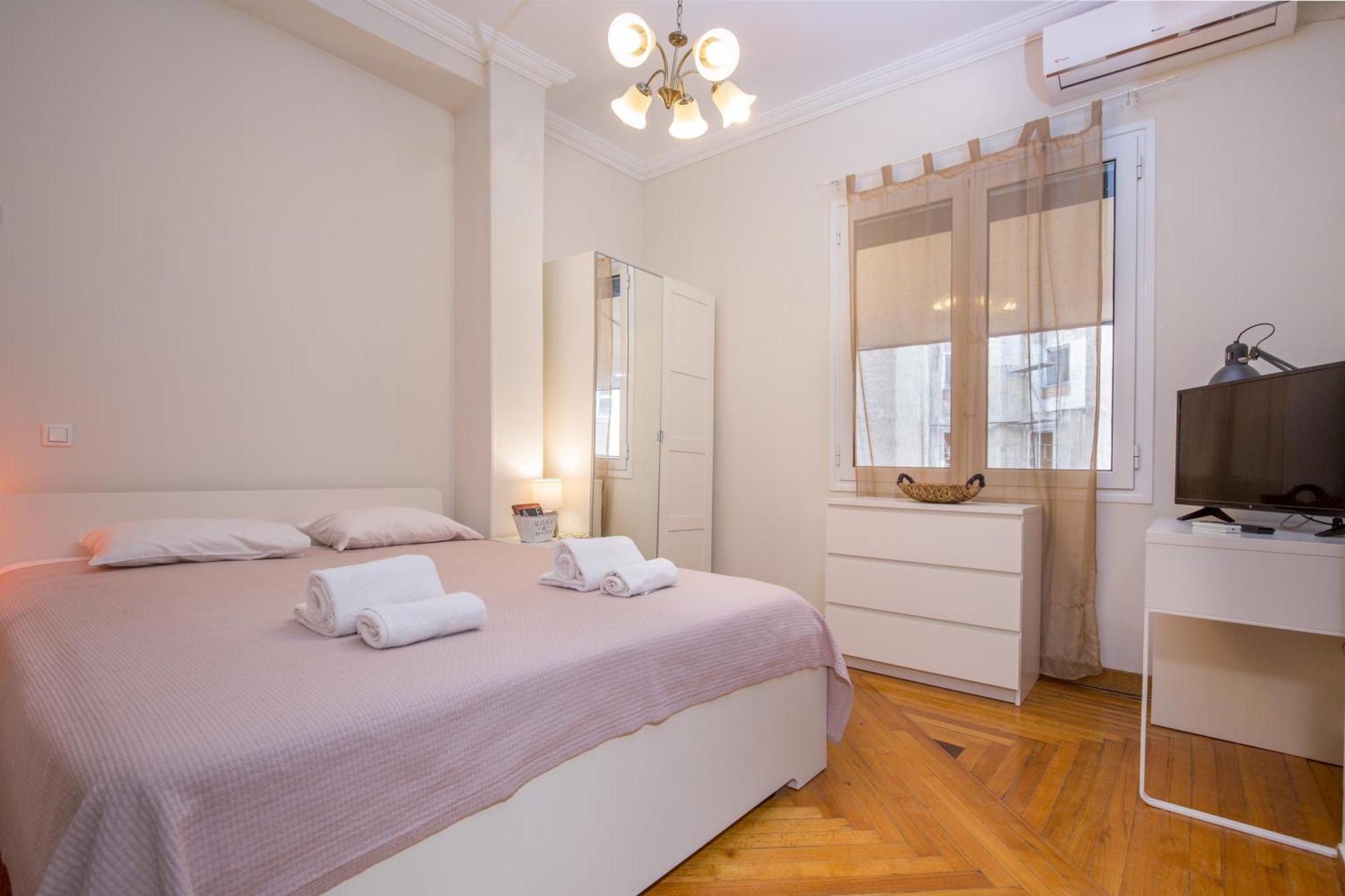 Downtown Quiet Apartment On A Pedestrian Street Атина Екстериор снимка