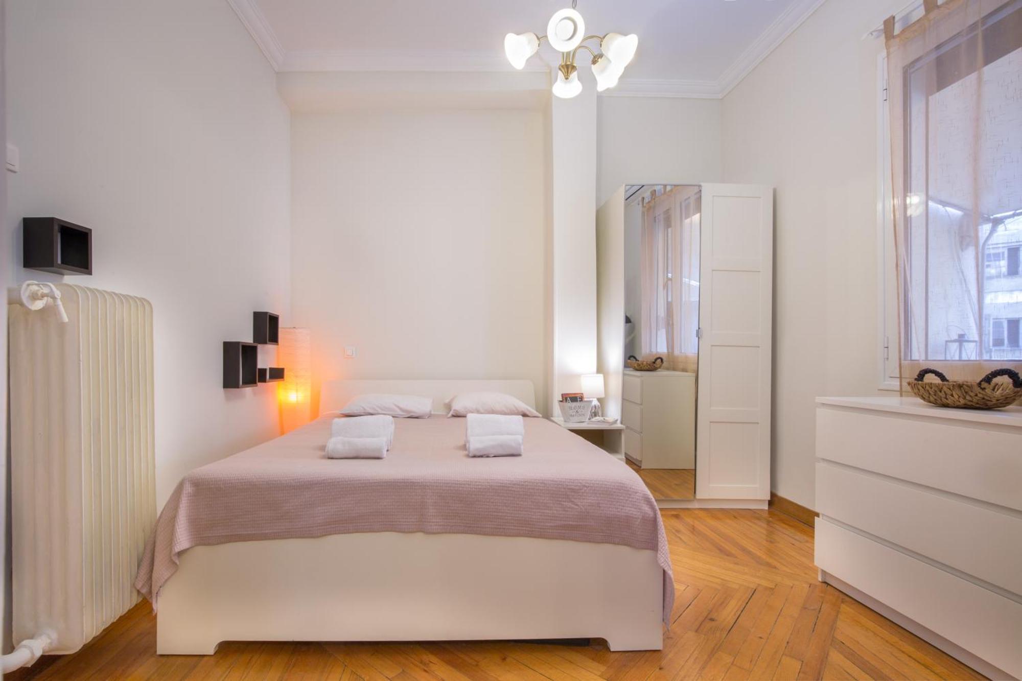 Downtown Quiet Apartment On A Pedestrian Street Атина Екстериор снимка