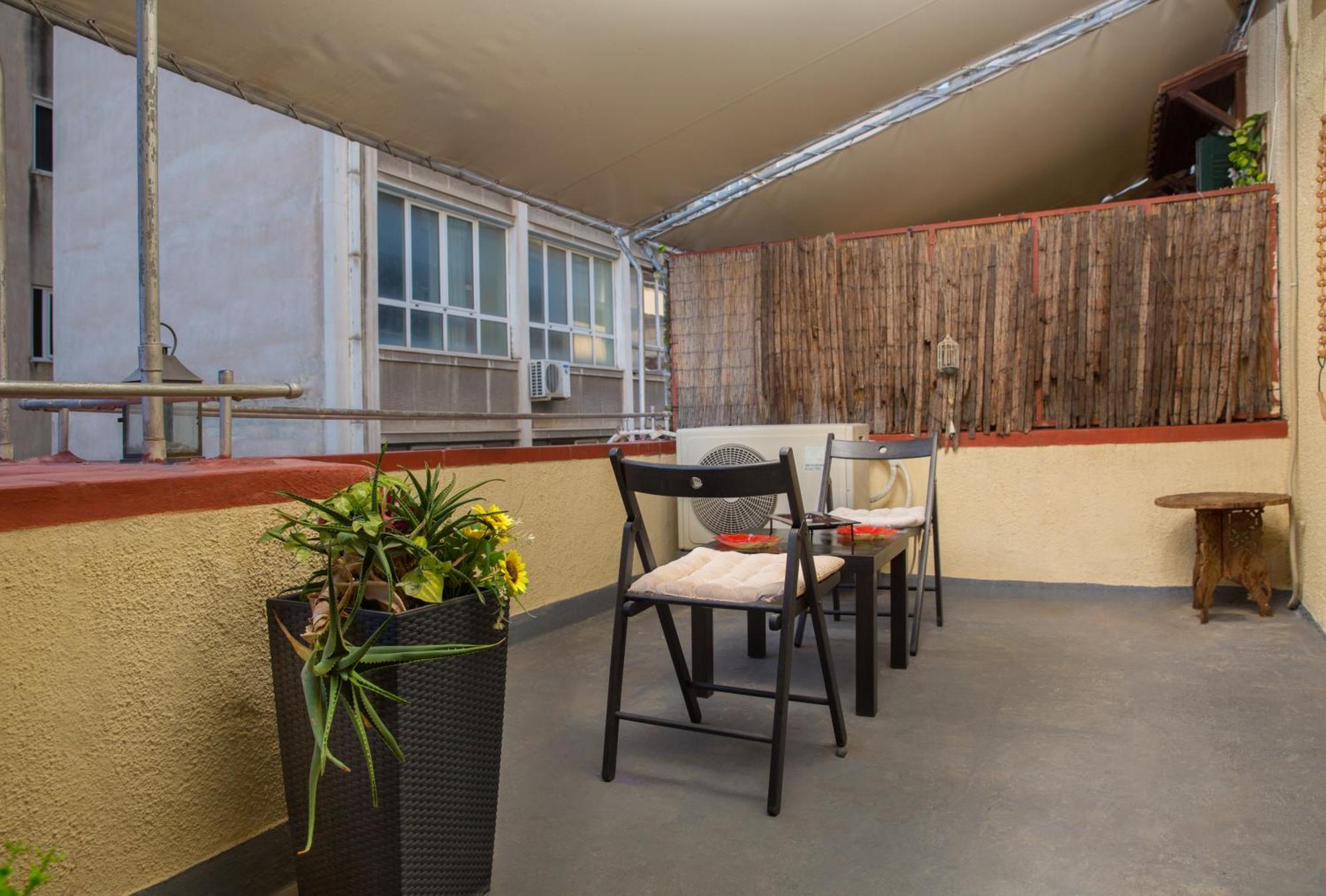 Downtown Quiet Apartment On A Pedestrian Street Атина Екстериор снимка